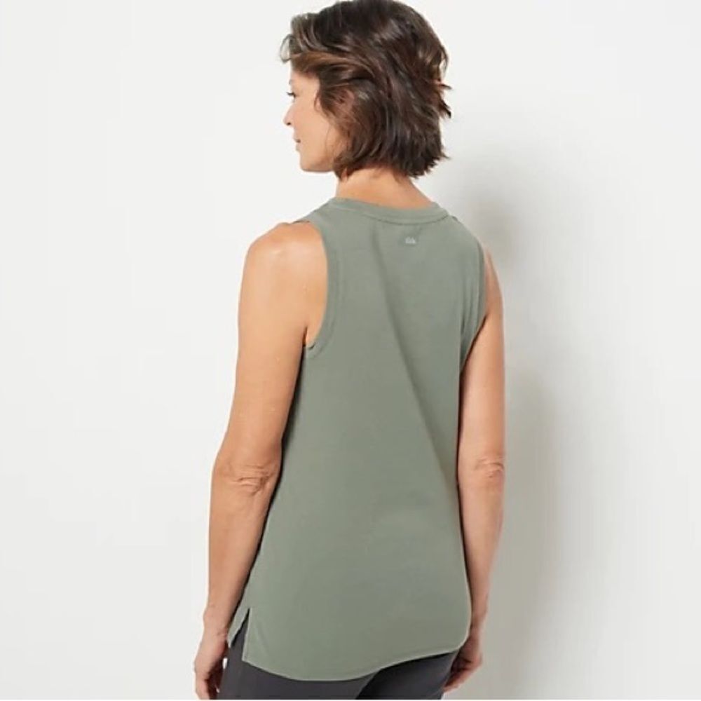 zuda 2-Pack Long & Lean Tank Tops - Picture 2 of 3